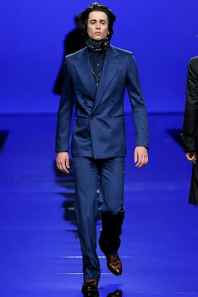 Look 38